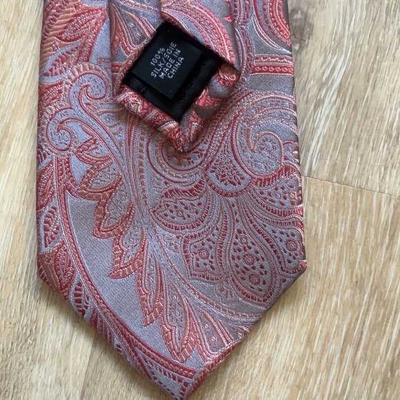 Geoffrey Beene Silk Tie BNWT - Picture 3 of 4